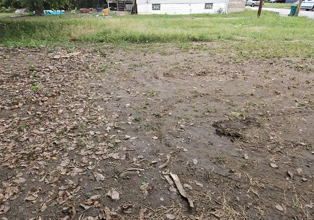Photo 3 of Land at 529 Alexander Pl, East Saint Louis, IL 62205 | MLS# MIS24051148 | | Sold on 2025-02-13