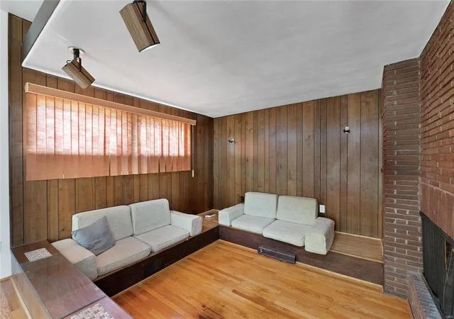 Photo 3 of Single Family Residence at 2145 Old Manor Rd, Saint Louis, MO 63136 | MLS# MIS24051235 | | Sold on 2024-12-24
