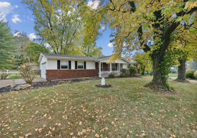 Photo 1 of Single Family Residence at 4927 Dorsie Dr, Saint Louis, MO 63128 | MLS# MIS24051634 |  | Sold on 2025-01-08
