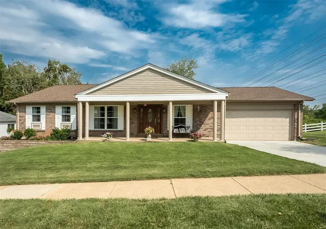 Single Family Residence at 3511 Royal Hills Dr, Saint Louis, MO 63129 | MLS# MIS24051893 | | Sold on 2024-10-11