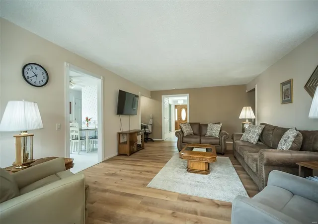 Photo 3 of Single Family Residence at 3511 Royal Hills Dr, Saint Louis, MO 63129 | MLS# MIS24051893 | | Sold on 2024-10-11