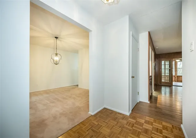 Photo 3 of Single Family Residence at 1527 Craig Rd, Saint Louis, MO 63146 | MLS# MIS24051945 |  | Sold on 2024-12-20