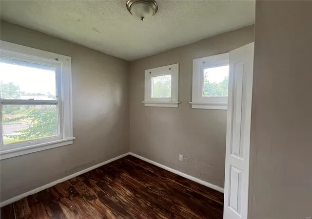 Photo 3 of Single Family Residence at 6757 Schofield Pl, Saint Louis, MO 63133 | MLS# MIS24052333 | | Sold on 2024-12-19