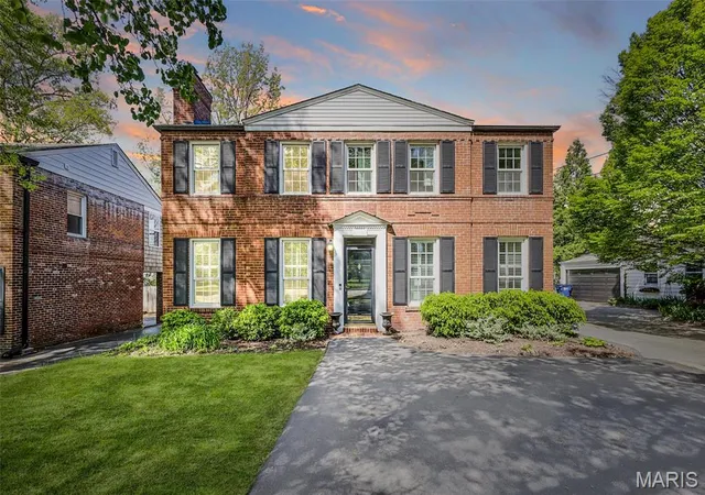 Photo 1 of Single Family Residence at 1009 S Mcknight Rd, Saint Louis, MO 63117 | MLS# MIS24052597 | | Sold on 2025-05-22