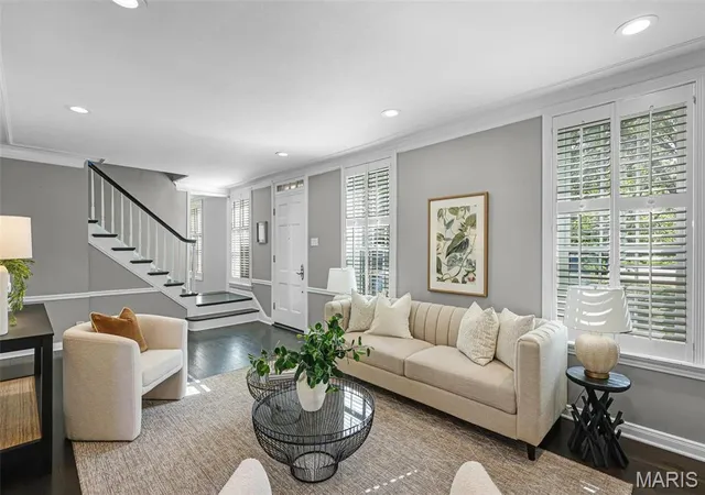 Photo 3 of Single Family Residence at 1009 S Mcknight Rd, Saint Louis, MO 63117 | MLS# MIS24052597 | | Sold on 2025-05-22