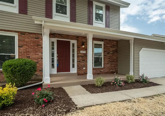 Photo 1 of Single Family Residence at 1371 Brandywine Ln, Saint Peters, MO 63376 | MLS# MIS24053626 | | Sold on 2024-10-09
