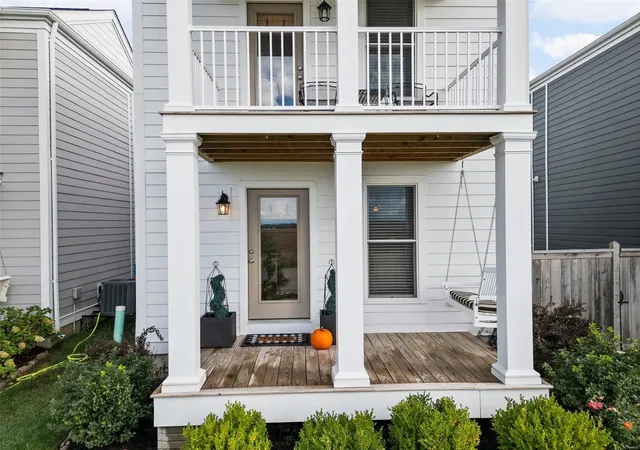 Photo 2 of Single Family Residence at 32 Freehold Rock Pl, Saint Charles, MO 63301 | MLS# MIS24053639 |  | Sold on 2024-11-04