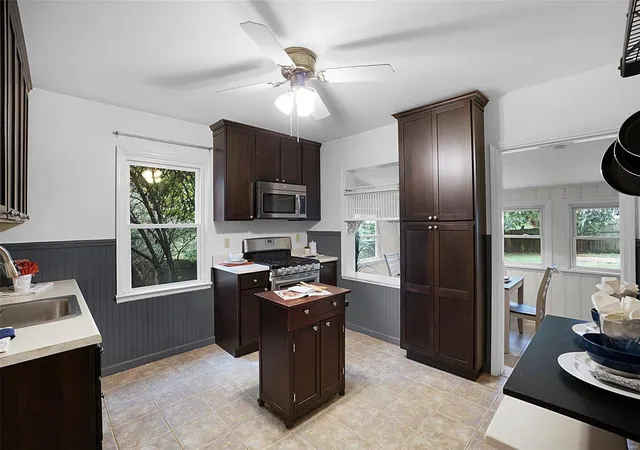 Photo 4 of Single Family Residence at 1013 Dolores Ave, Saint Louis, MO 63132 | MLS# MIS24053948 | | Sold on 2024-12-30