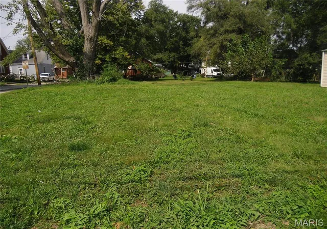 2nd image of 301 N 11th St, Belleville, IL 62220 | MLS# MIS24053967