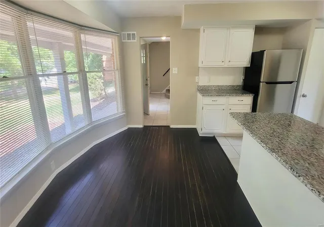 Photo 4 of Single Family Residence at 5470 Edelweis Ln, Saint Louis, MO 63129 | MLS# MIS24054152 | | Sold on 2025-02-14