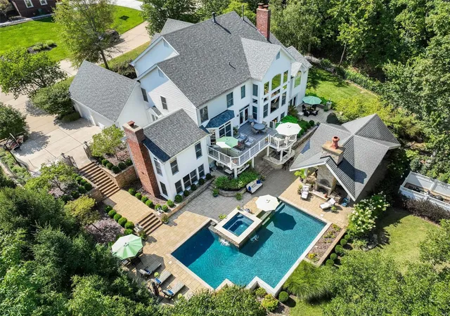 Single Family Residence at 13014 Tapawingo Pl, Saint Louis, MO 63127 | MLS# MIS24054166 | | Sold on 2024-10-10