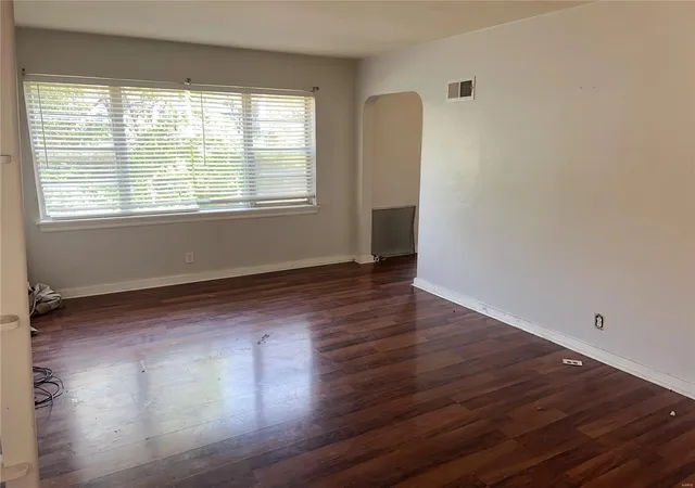 Photo 3 of Single Family Residence at 6830 Melrose Ave, Saint Louis, MO 63130 | MLS# MIS24054191 | | Sold on 2024-12-31