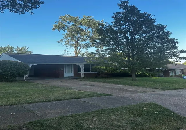 Photo 1 of Single family home for sale at 7525 Dajoby, Saint Louis, MO 63130 | MLS# MIS24054210 | Listing updated on 2025-04-29