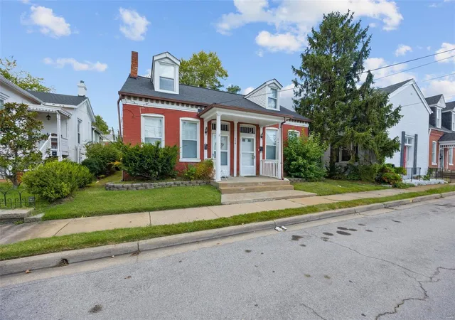 Photo 3 of Multi Family at 558 Madison St, Saint Charles, MO 63301 | MLS# MIS24054399 | | Sold on 2025-01-21