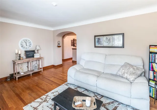 Photo 4 of Single Family Residence at 9125 Overton Dr, Saint Louis, MO 63123 | MLS# MIS24054497 |  | Sold on 2024-10-08