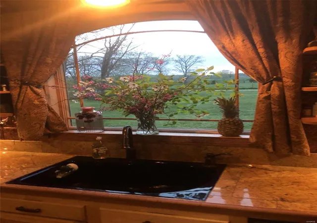 Photo 4 of Single Family Residence at 5135 County Road 456, Tebbetts, MO 65080 | MLS# MIS24054769 | | Sold on 2024-10-11