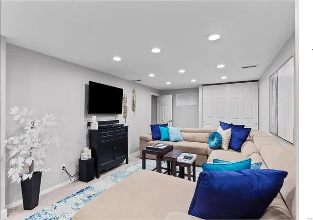Photo 4 of Single Family Residence at 5641 Hancock Ave, Saint Louis, MO 63139 | MLS# MIS24055552 | | Sold on 2025-04-30