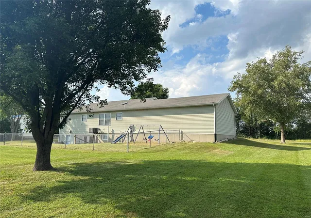 Photo 4 of Single Family Residence at 102 W Fairway Ave, Owensville, MO 65066 | MLS# MIS24055666 |  | Sold on 2025-06-04