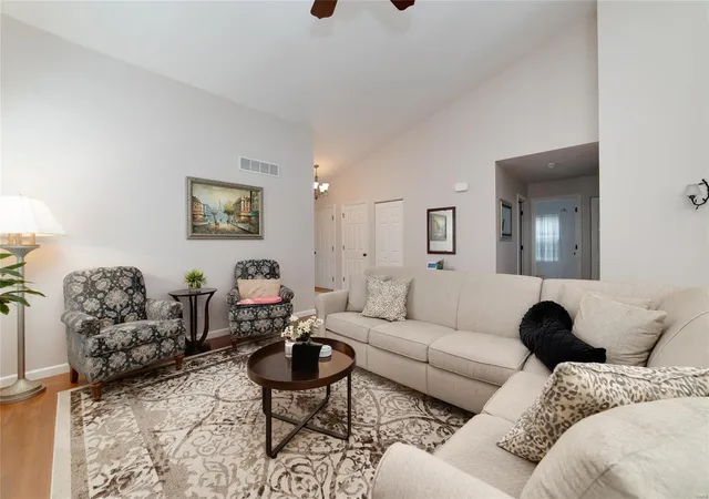 Photo 4 of Single Family Residence at 1734 Briarmanor Dr, Lake Saint Louis, MO 63367 | MLS# MIS24056093 | | Sold on 2024-10-15