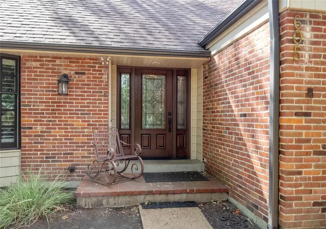 Photo 3 of Single Family Residence at 605 Belson Ct, Saint Louis, MO 63122 | MLS# MIS24056219 |  | Sold on 2025-01-03