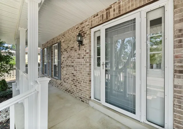 Photo 3 of Single Family Residence at 1942 Telford Dr, Saint Louis, MO 63125 | MLS# MIS24056229 |  | Sold on 2024-10-09