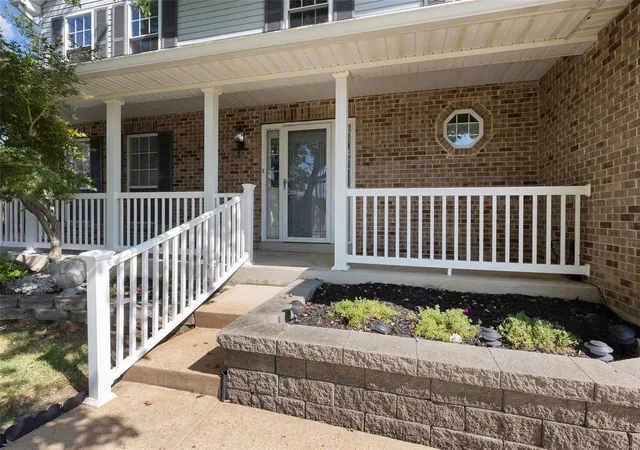 Photo 4 of Single Family Residence at 1942 Telford Dr, Saint Louis, MO 63125 | MLS# MIS24056229 |  | Sold on 2024-10-09