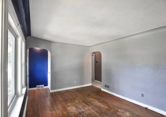 Photo 3 of Single Family Residence at 1298 Reavis Barracks Rd, Saint Louis, MO 63125 | MLS# MIS24056255 |  | Sold on 2024-10-09