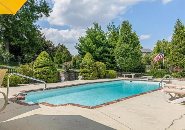 Photo 1 of Single Family Residence at 9 Grimsley Station Bluff Ct, Saint Louis, MO 63129 | MLS# MIS24056592 |  | Sold on 2024-12-19