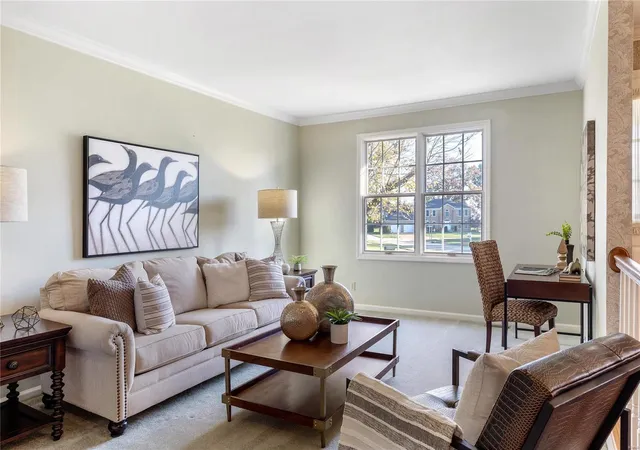 Photo 4 of Single Family Residence at 9 Grimsley Station Bluff Ct, Saint Louis, MO 63129 | MLS# MIS24056592 |  | Sold on 2024-12-19