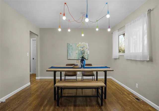 Photo 4 of Single Family Residence at 12315 Promenade Ln, Saint Louis, MO 63146 | MLS# MIS24056593 |  | Sold on 2024-12-30