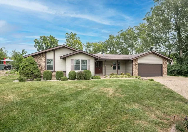Single Family Residence at 38 Southern Mill Wy, Saint Peters, MO 63376 | MLS# MIS24056687 | | Sold on 2024-10-09