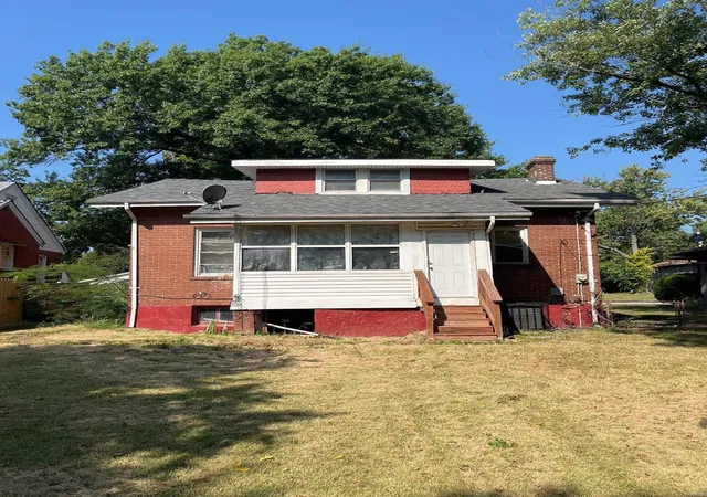 Photo 3 of Single Family Residence at 1610 Purdue Ave, Saint Louis, MO 63133 | MLS# MIS24056829 | | Sold on 2024-10-15