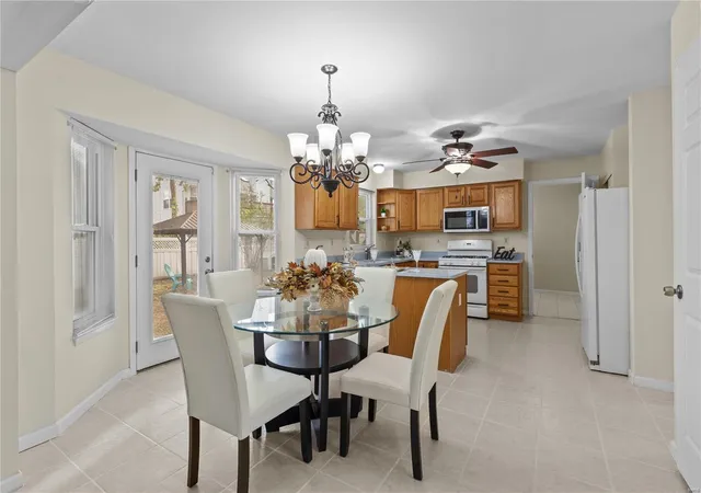 Photo 4 of Single Family Residence at 805 Tamerton Pl, Saint Peters, MO 63376 | MLS# MIS24056952 | | Sold on 2025-01-17