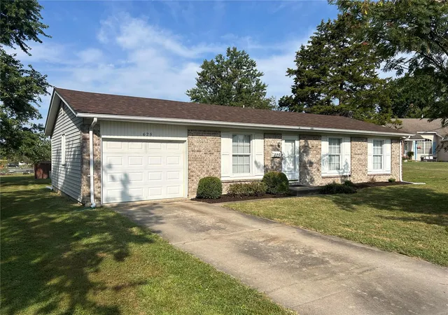 Photo 1 of Single Family Residence at 625 Meadowcrest, Montgomery City, MO 63361 | MLS# MIS24056968 | | Sold on 2024-10-15