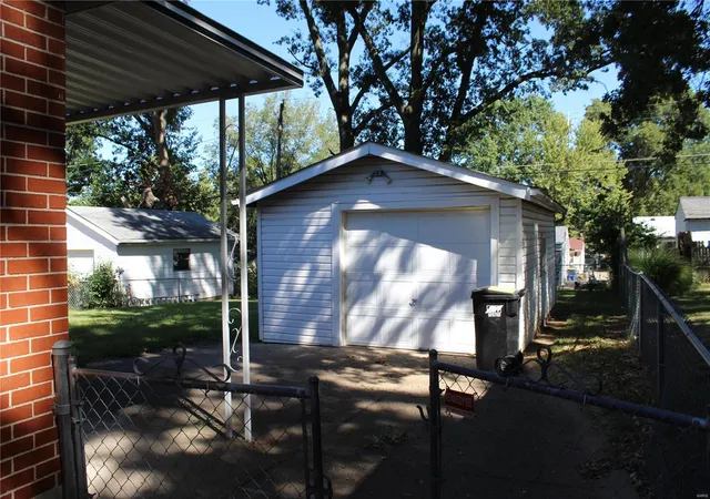 Photo 2 of Single Family Residence at 9077 Bobb Ave, Saint Louis, MO 63114 | MLS# MIS24057055 | | Sold on 2024-10-11