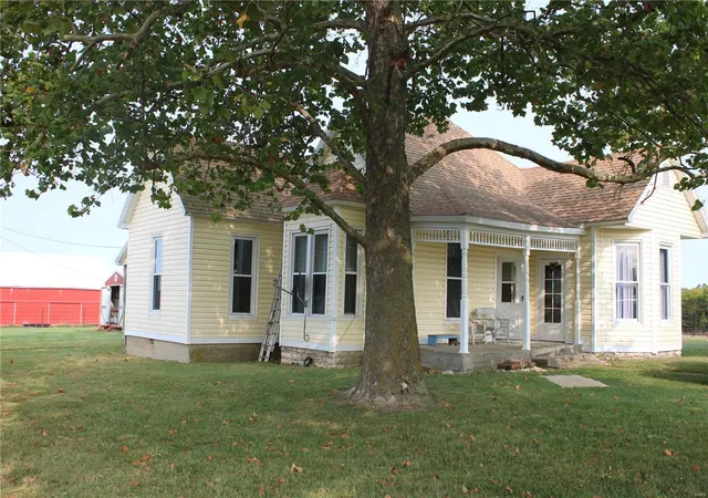 Photo 5 of Farm at 17269 Monroe Road 709, Paris, MO 65275 | MLS# MIS24057063 | | Sold on 2025-01-02