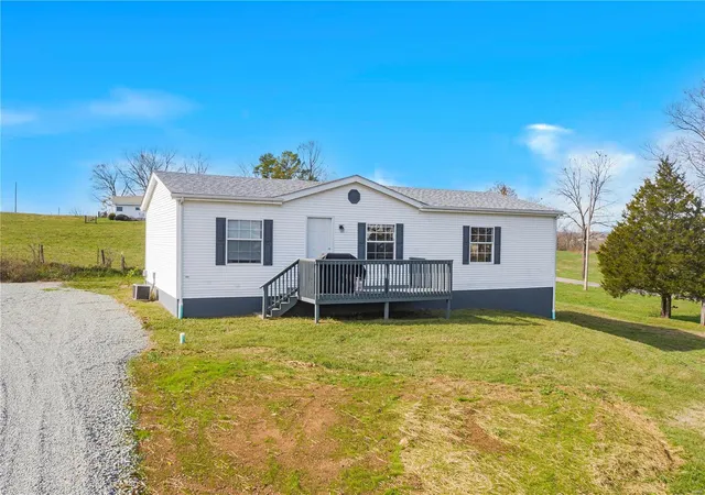 Photo 4 of Single Family Residence at 940 Hwy Oo, Fredericktown, MO 63645 | MLS# MIS24057306 |  | Sold on 2025-04-30