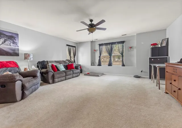 Photo 3 of Townhouse at 102 Kingston Terrace Ct, Saint Charles, MO 63301 | MLS# MIS24057491 | | Sold on 2024-10-15