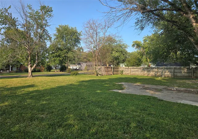 Photo 3 of Land at 814 N Maple St, Vandalia, MO 63382 | MLS# MIS24057526 |  | Sold on 2024-10-07