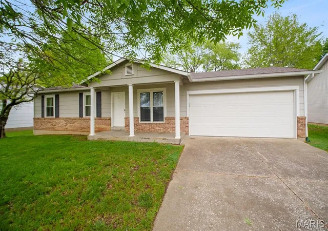 Photo 1 of Single Family Residence at 3028 Valley Ridge Dr, Saint Peters, MO 63376 | MLS# MIS24057527 |  | Sold on 2025-05-29