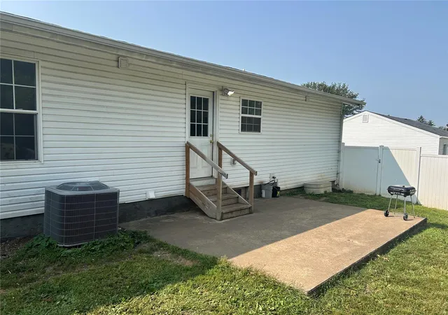 Photo 3 of Single Family Residence at 113 Hickory Street, Montgomery City, MO 63361 | MLS# MIS24057587 | | Sold on 2024-10-11