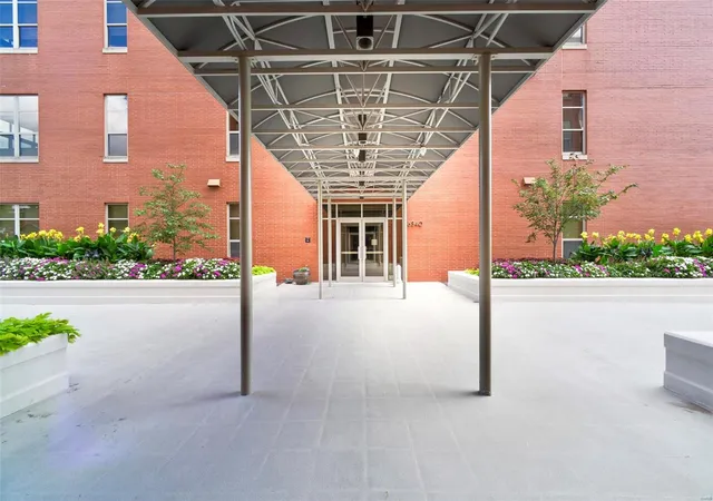 Photo 2 of Condominium at 6340 Clayton Rd #407, Saint Louis, MO 63117 | MLS# MIS24057589 | | Sold on 2024-11-13