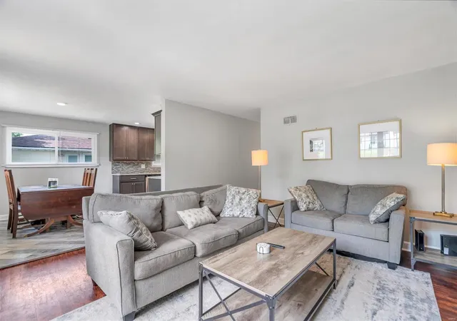 Photo 3 of Single Family Residence at 315 Lithia Ave, Saint Louis, MO 63119 | MLS# MIS24057737 | | Sold on 2024-10-10