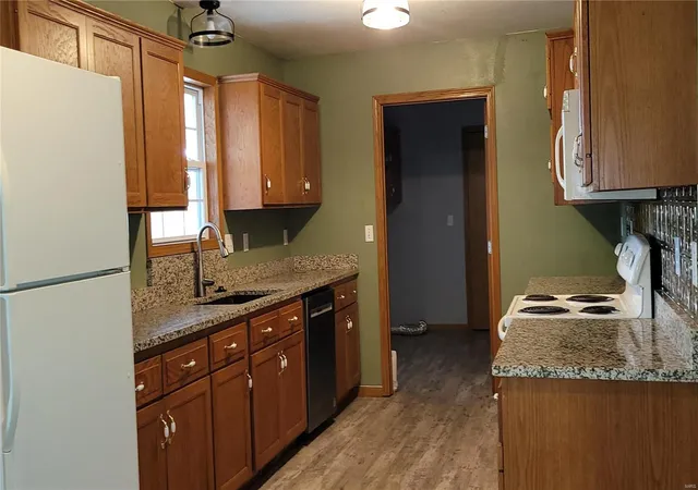 Photo 4 of Single Family Residence at 111 E Kennedy, Buffalo, MO 65622 | MLS# MIS24057767 |  | Sold on 2025-01-15