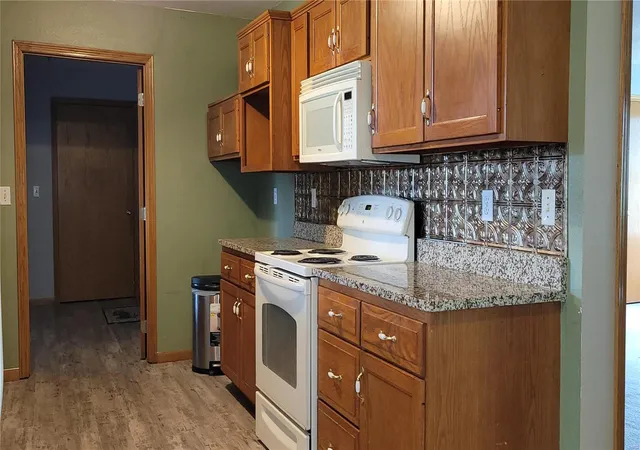 Photo 5 of Single Family Residence at 111 E Kennedy, Buffalo, MO 65622 | MLS# MIS24057767 |  | Sold on 2025-01-15