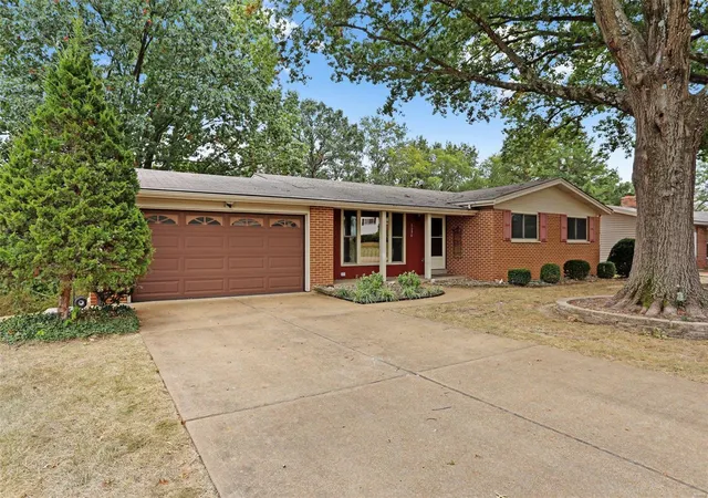 Single Family Residence at 5296 Faro Dr, Saint Louis, MO 63128 | MLS# MIS24057800 |  | Sold on 2024-10-11