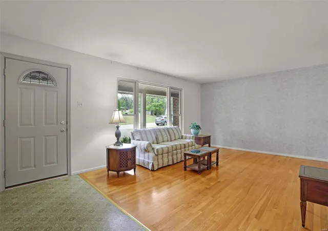Photo 3 of Single Family Residence at 5296 Faro Dr, Saint Louis, MO 63128 | MLS# MIS24057800 |  | Sold on 2024-10-11