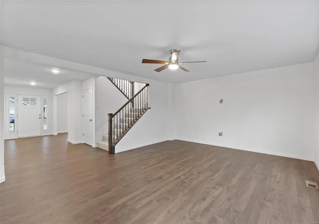 5th image of 220 Windmill View Dr, Wentzville, MO 63385 | MLS# MIS24057944