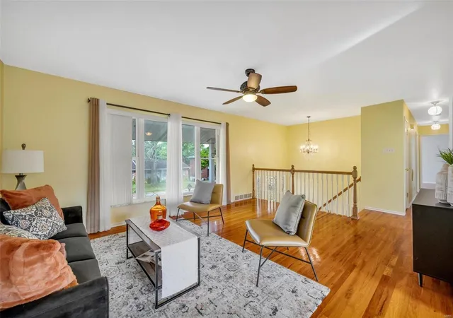 Photo 3 of Single Family Residence at 3620 Diamond Head Dr, Saint Louis, MO 63125 | MLS# MIS24057996 |  | Sold on 2024-12-31