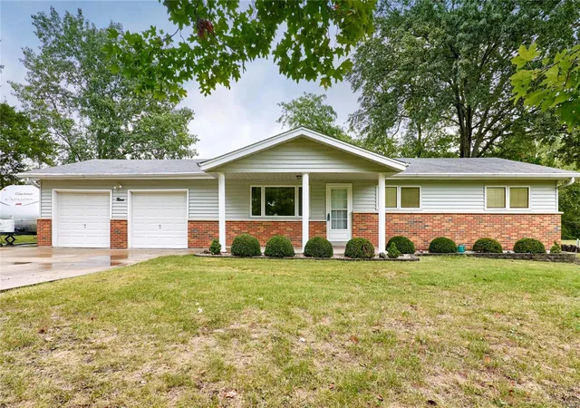 Single Family Residence at 9 Sunrise Ln, Saint Peters, MO 63376 | MLS# MIS24058659 | | Sold on 2024-10-11